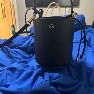 Black Tory bucket purse